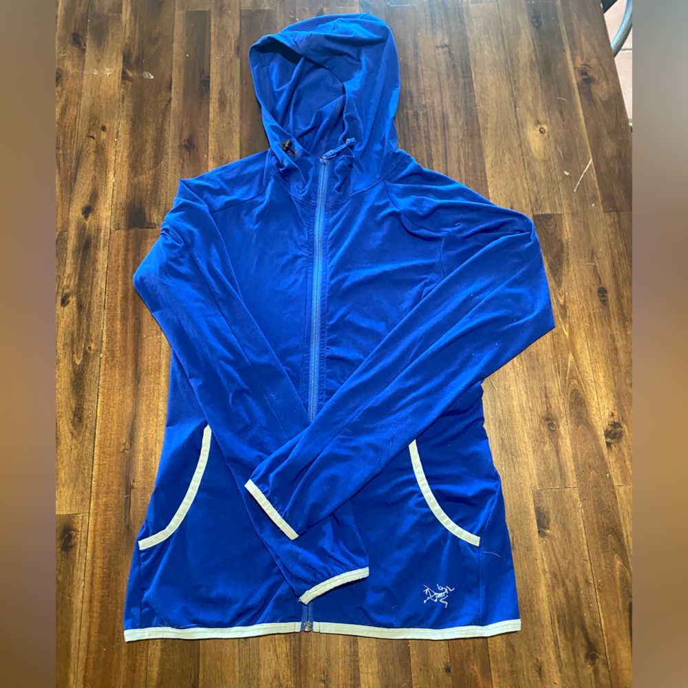 Arcteryx light weight hooded zip up
